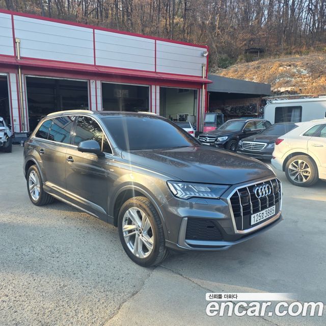 Audi Q7 2022 — photo 6