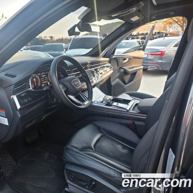 Audi Q7 2022 — photo 7