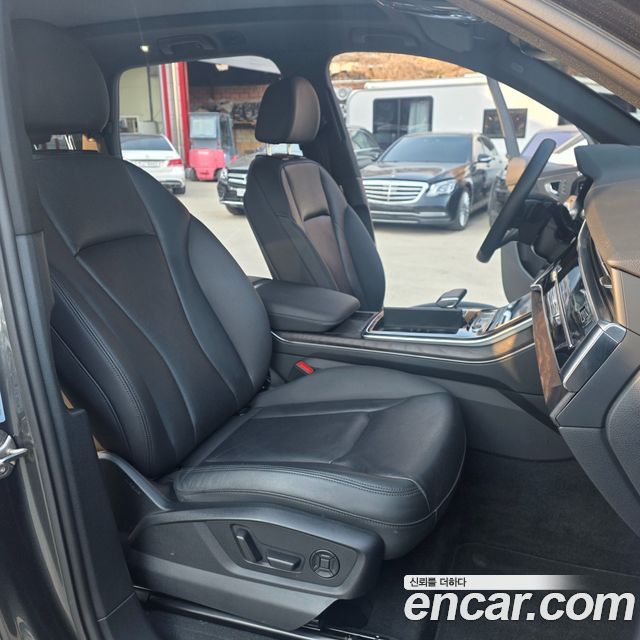 Audi Q7 2022 — photo 8