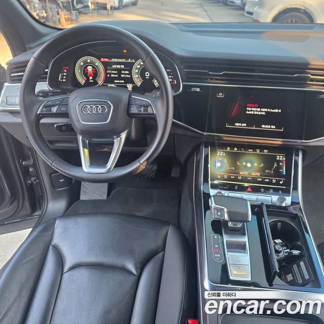 Audi Q7 2022 — photo 11