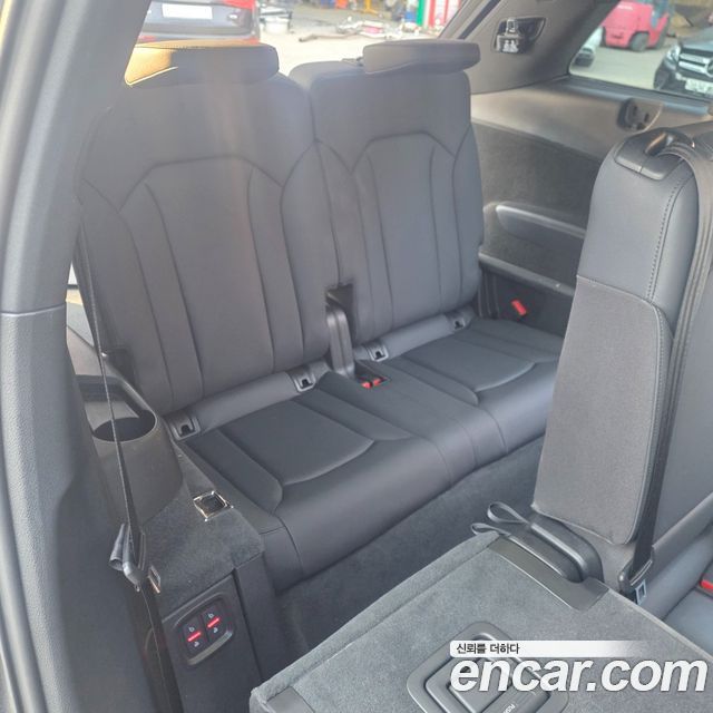 Audi Q7 2022 — photo 13