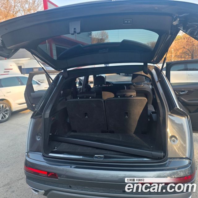 Audi Q7 2022 — photo 14