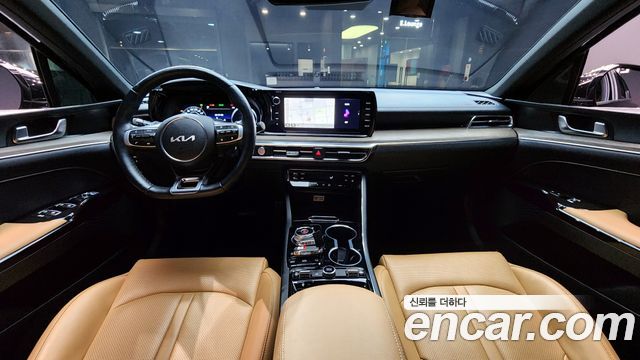 Kia K5 2023 — photo 10