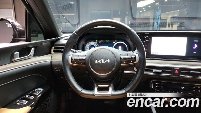Kia K5 2023 — photo 20