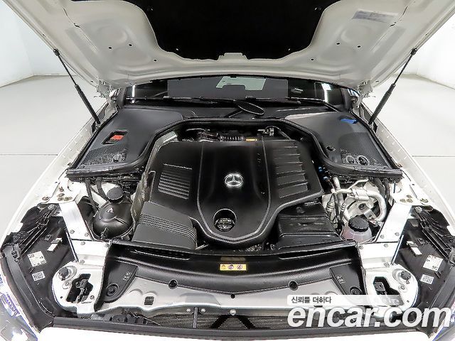 Mercedes-Benz E-Class 2021 — photo 6