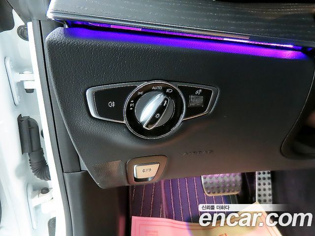 Mercedes-Benz E-Class 2021 — photo 15