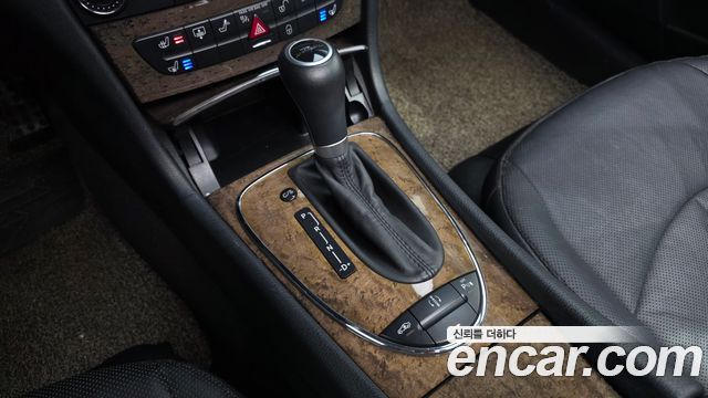 Mercedes-Benz E-Class 2008 — photo 9