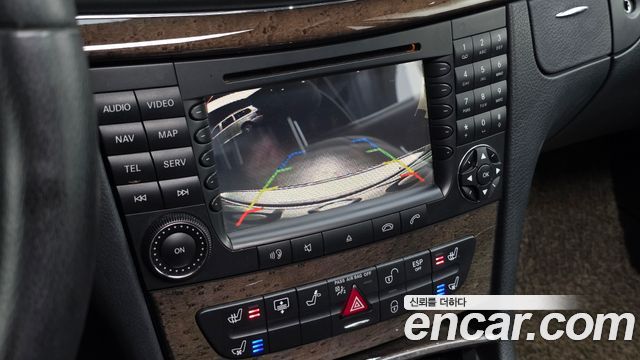 Mercedes-Benz E-Class 2008 — photo 14