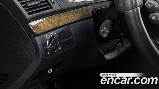 Mercedes-Benz E-Class 2008 — photo 15