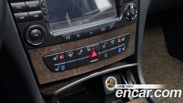 Mercedes-Benz E-Class 2008 — photo 18