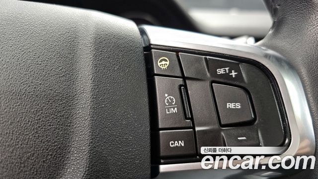 Land Rover Discovery Sport 2017 — photo 23