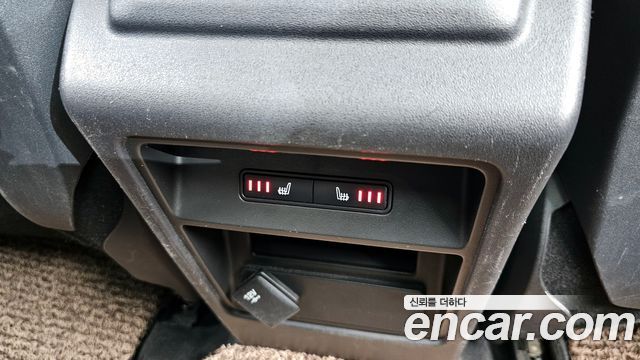 Land Rover Discovery Sport 2017 — photo 24