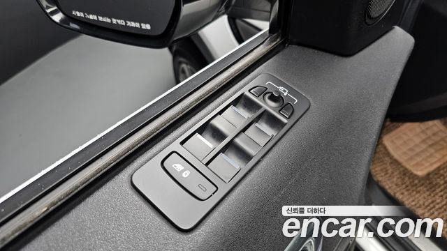 Land Rover Discovery Sport 2017 — photo 30