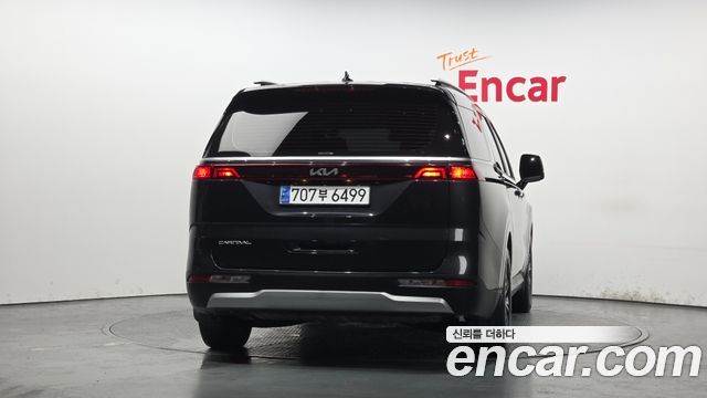 Kia Canival 2023 — photo 4