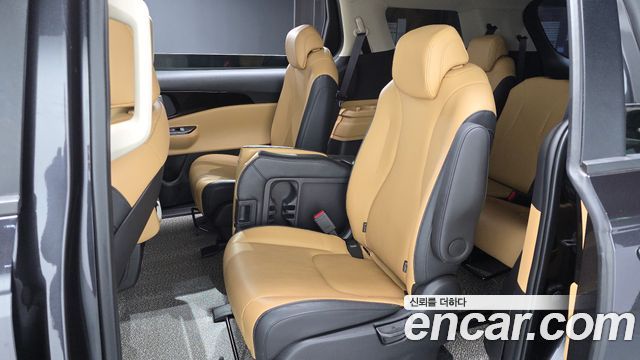 Kia Canival 2023 — photo 18