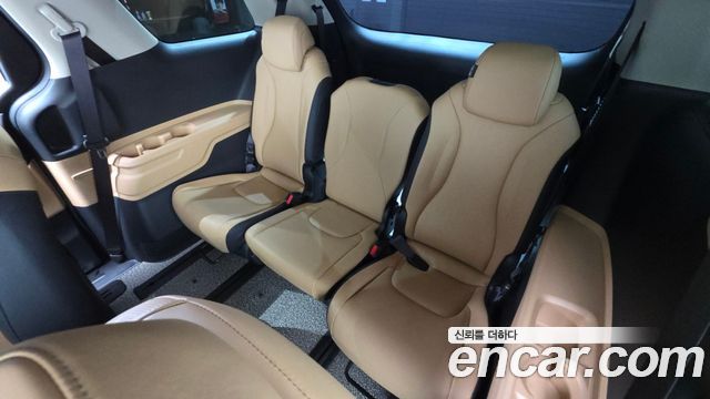 Kia Canival 2023 — photo 24