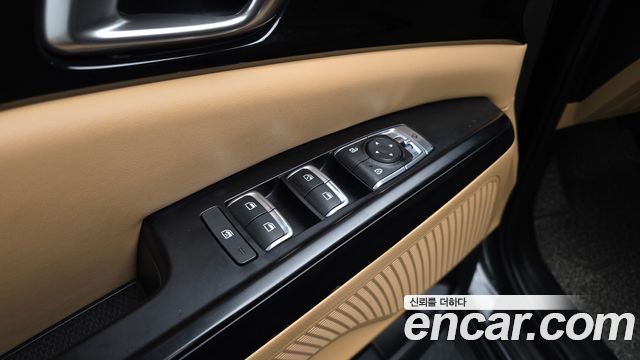 Kia Canival 2023 — photo 28