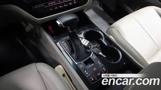 Kia Canival 2019 — photo 9
