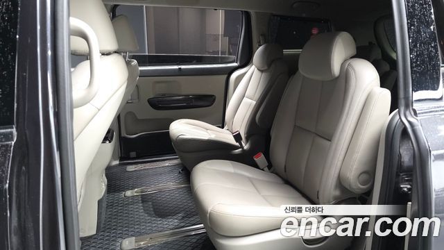 Kia Canival 2019 — photo 12