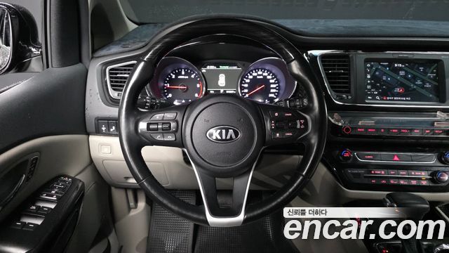 Kia Canival 2019 — photo 13