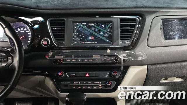 Kia Canival 2019 — photo 14