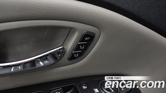 Kia Canival 2019 — photo 17