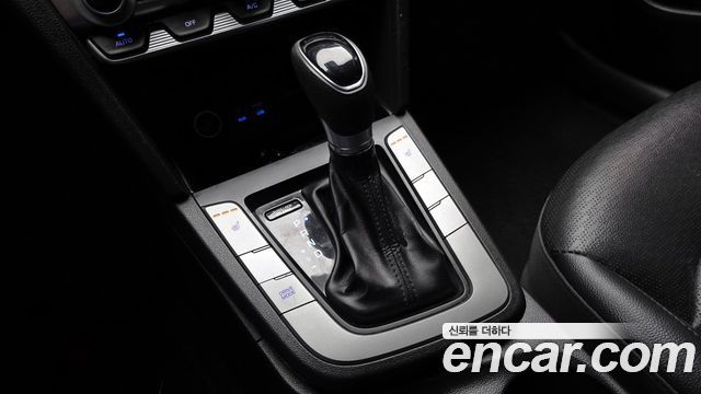 Hyundai AVANTE 2019 — photo 12