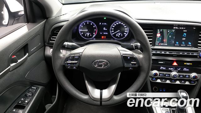 Hyundai AVANTE 2019 — photo 19