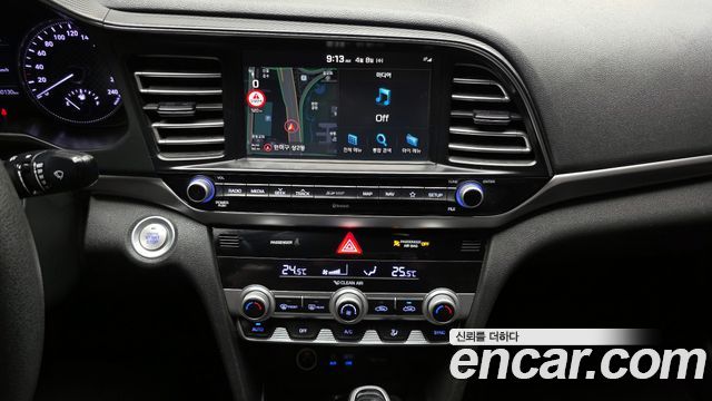 Hyundai AVANTE 2019 — photo 21