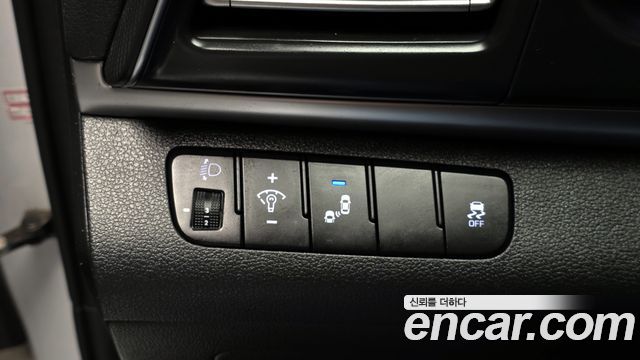 Hyundai AVANTE 2019 — photo 22