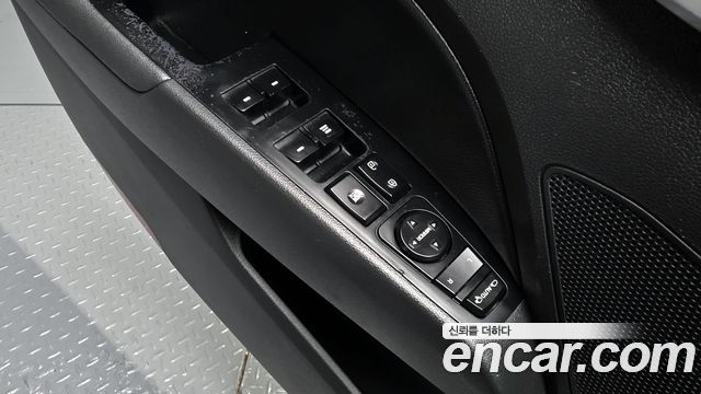 Hyundai AVANTE 2019 — photo 24