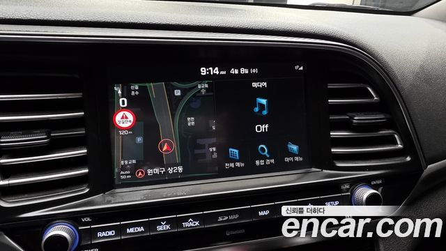 Hyundai AVANTE 2019 — photo 28