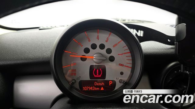 Mini Cooper 2011 — photo 8