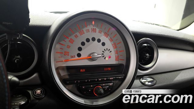 Mini Cooper 2011 — photo 13