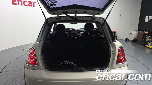 Mini Cooper 2011 — photo 19