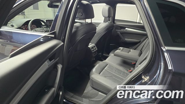 Audi Q5 2020 — photo 17