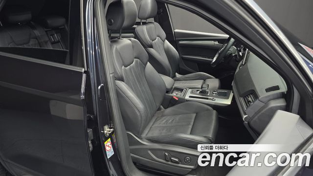 Audi Q5 2020 — photo 18