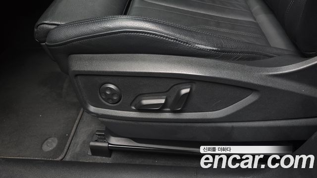 Audi Q5 2020 — photo 31