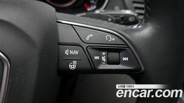 Audi Q5 2020 — photo 34