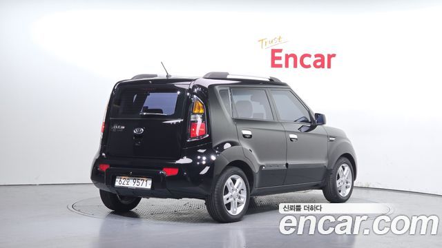 Kia Soul 2009 — photo 2