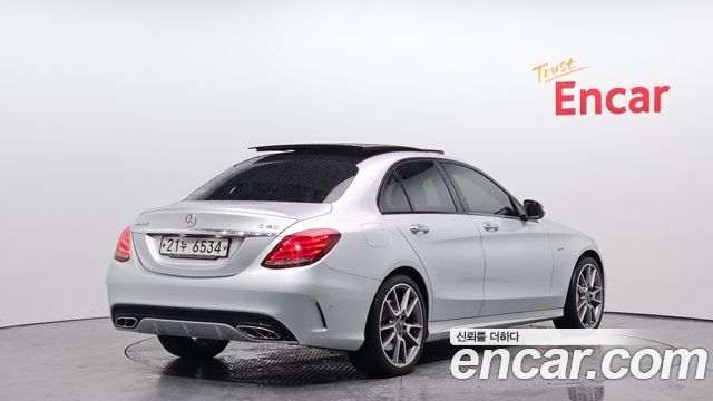 Mercedes-Benz C-Class 2018 — photo 2