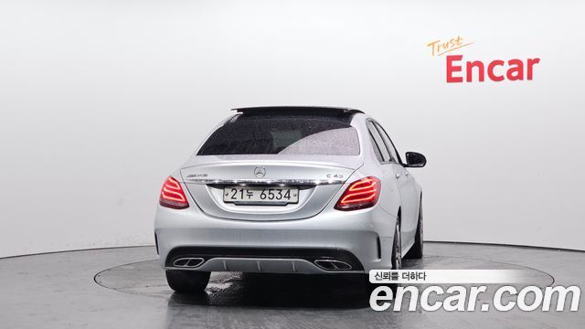 Mercedes-Benz C-Class 2018 — photo 4