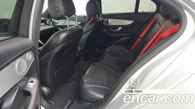 Mercedes-Benz C-Class 2018 — photo 11