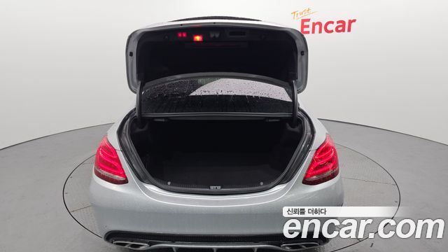 Mercedes-Benz C-Class 2018 — photo 20