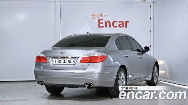Hyundai Genesis 2009 — photo 2