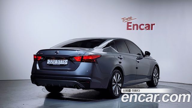 Nissan Altima 2019 — photo 2