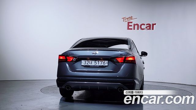 Nissan Altima 2019 — photo 4