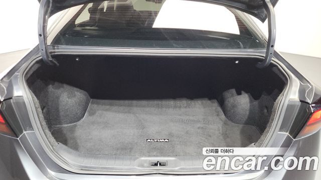 Nissan Altima 2019 — photo 23