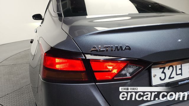 Nissan Altima 2019 — photo 9