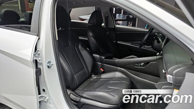 Hyundai AVANTE 2025 — photo 11